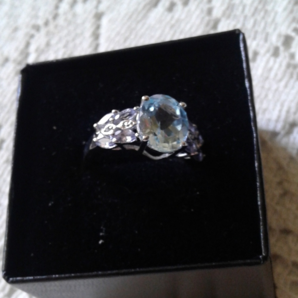 Ring - Picture 2 of 2